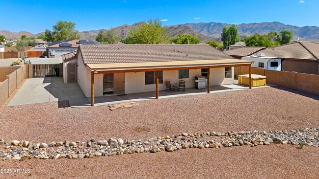 Building Photo - 22601 Weaver Valley Dr