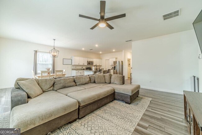 Building Photo - 222 Knightsbridge Ln