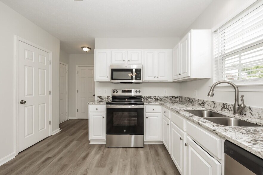 Building Photo - 102 Polk Ct