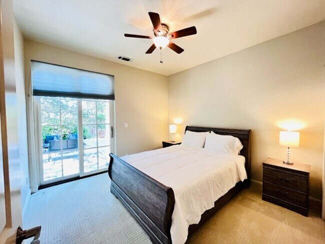 Building Photo - FURNISHED!!! Charming 2BD/1BA Single-Story...