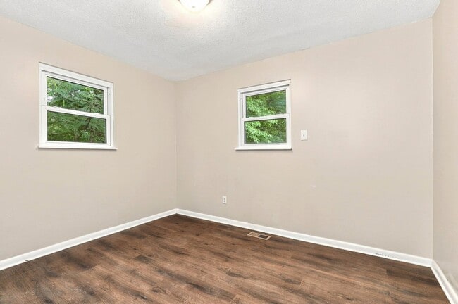 Building Photo - 8611 Belews Creek Rd