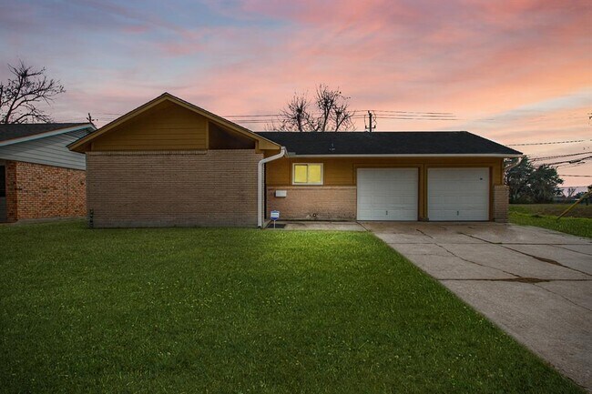 Building Photo - 3410 Truxton Dr