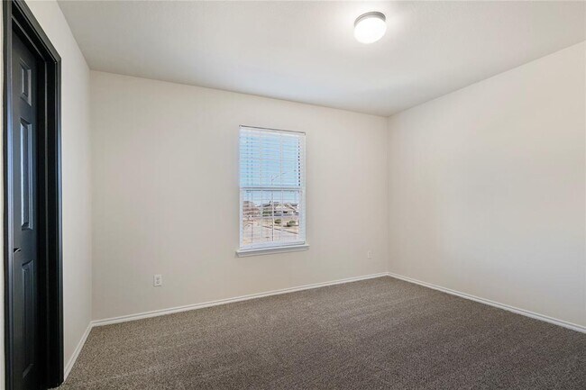 Building Photo - 12000 Kincardine Way