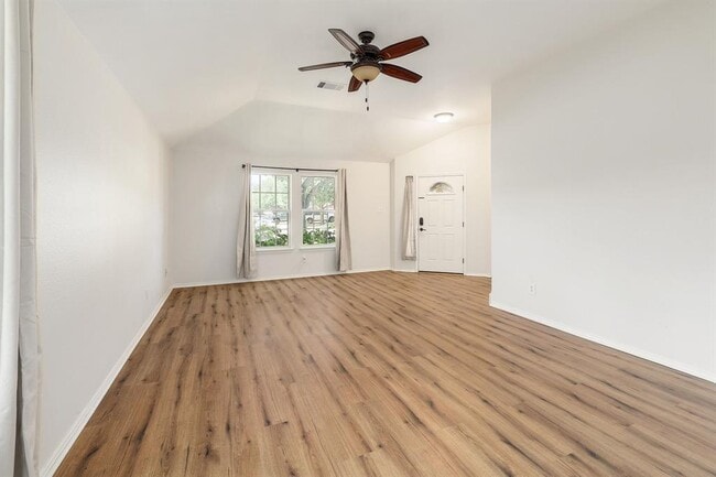 Building Photo - 108 Windmill Cir