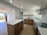 Building Photo - Available Now! Amazing Views and Spacious ...