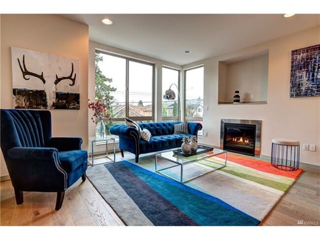 Building Photo - 3Bd/2.5Ba Seattle Townhome