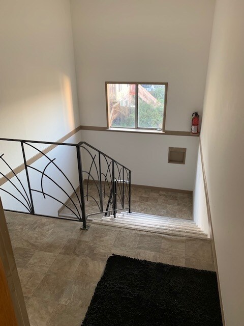 Building Photo - 1585 10th Ave