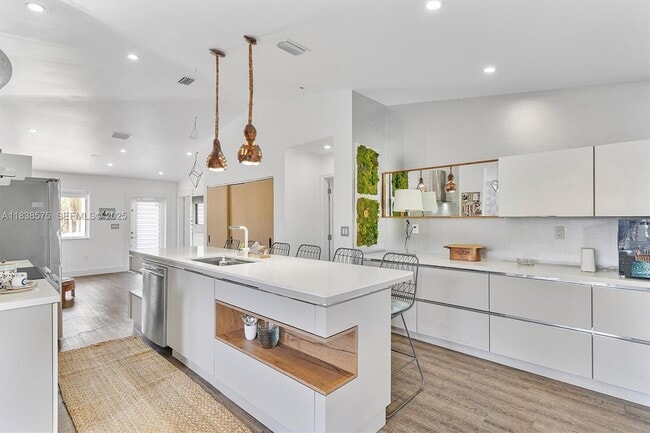 Building Photo - 266 NE 117th St