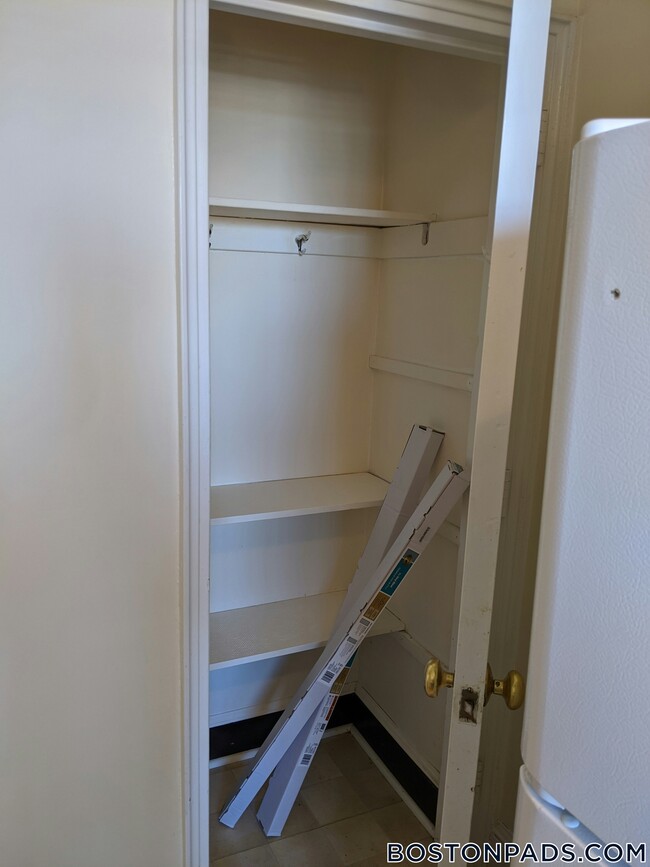 Building Photo - 550 Belmont St