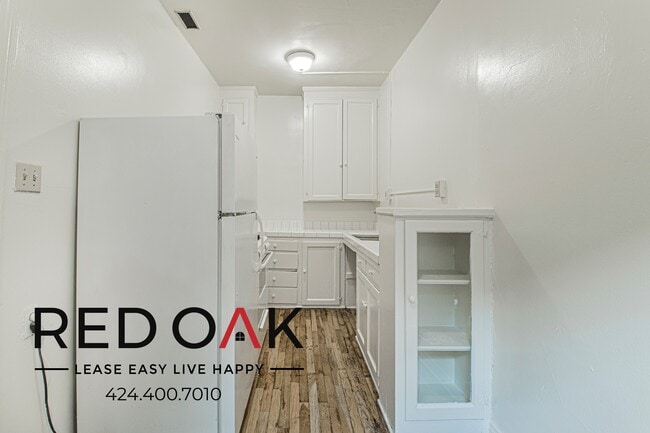 Building Photo - 836 Sanborn Ave