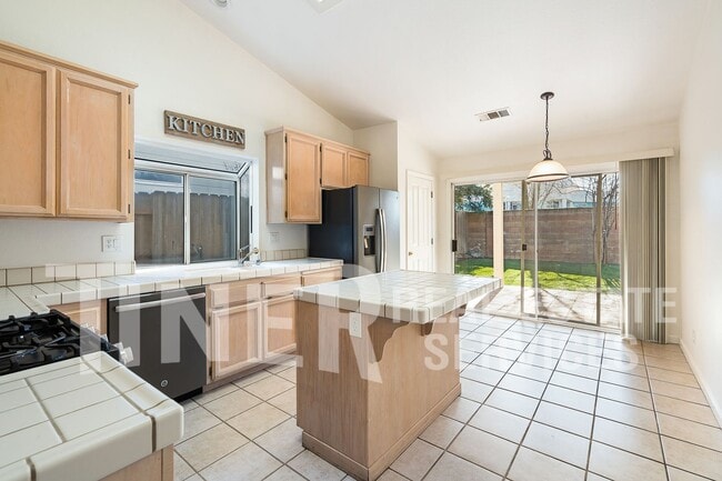 Building Photo - 2424 Julliard Cir