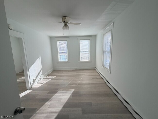 Building Photo - 12 Quincy St