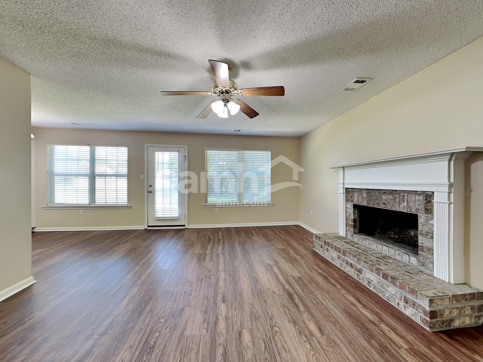 Building Photo - 130 Parkview Rd