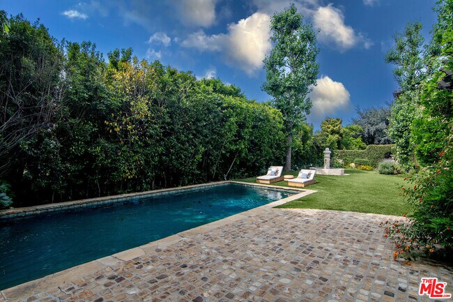 Building Photo - 1221 Minorca Dr