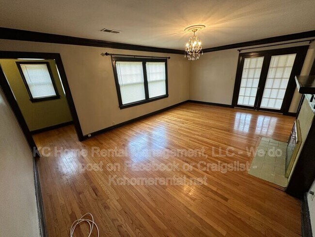 Building Photo - 207 W 51 Terrace
