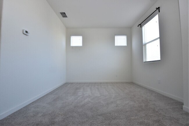 Building Photo - 3998 E Commerce Way