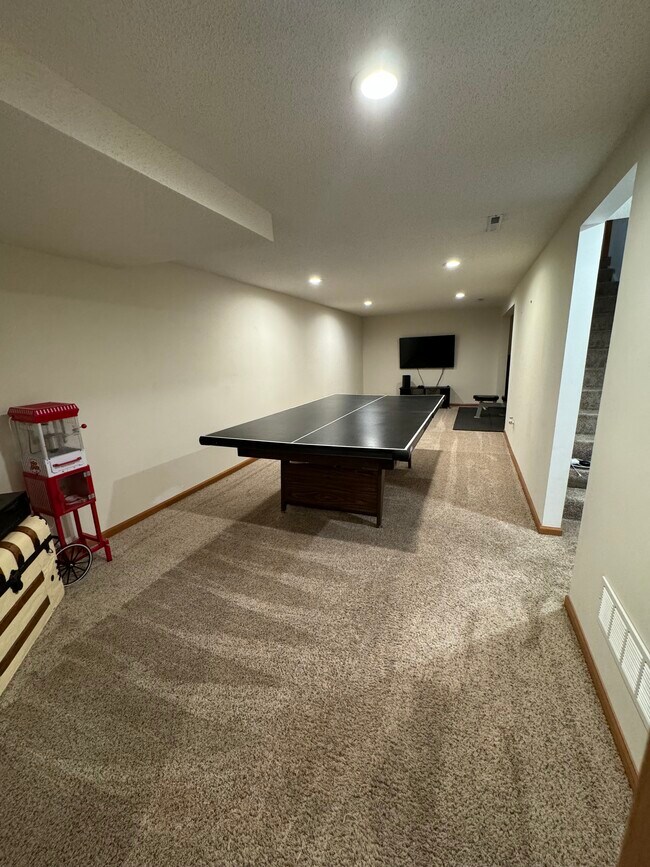 Basement - 108 Bluwood Ave