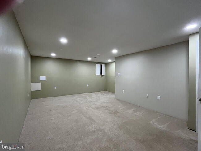 Building Photo - 865 Durant Ct