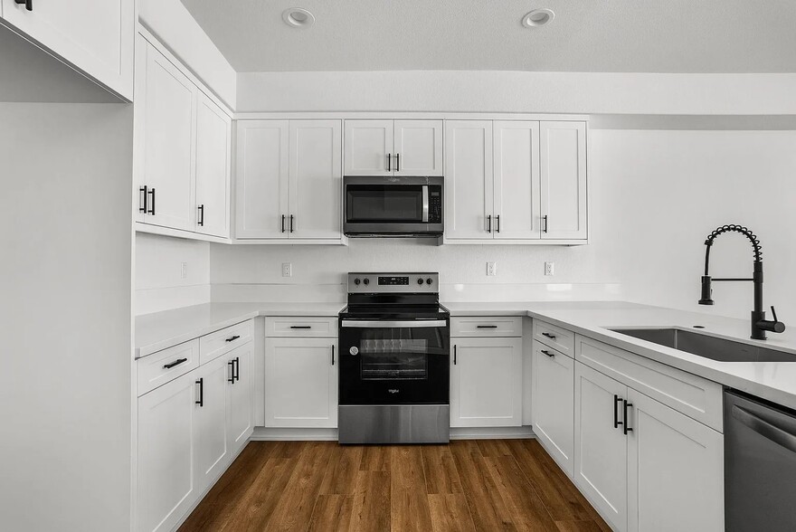 Building Photo - 5834 Norwood Ave