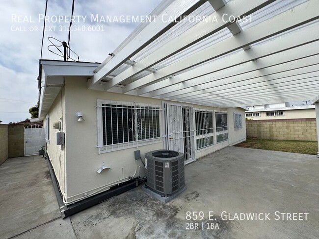Building Photo - 859 E Gladwick St