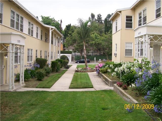 Building Photo - 2425 Silver Lake Blvd