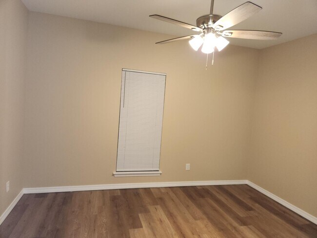 Building Photo - 4925 Catahoula Dr