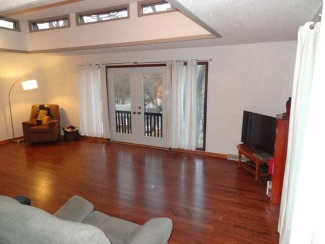 Living Room - 946 14th Ave SW