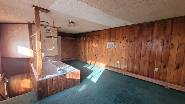 Building Photo - 2432 Burtis Ave