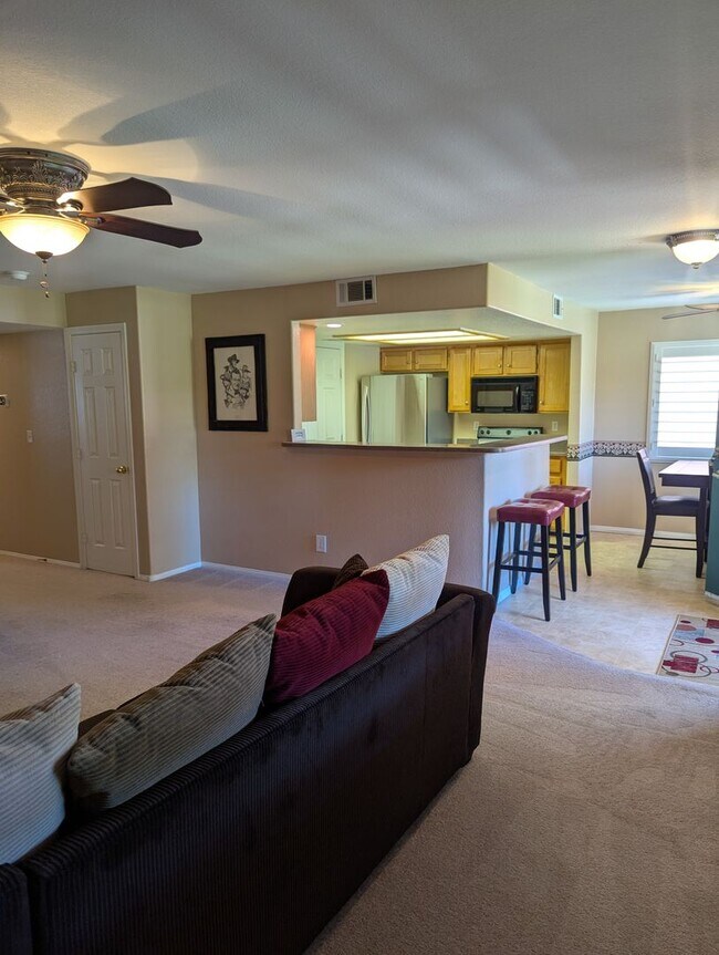 Building Photo - Furnished Condo at the Falls!