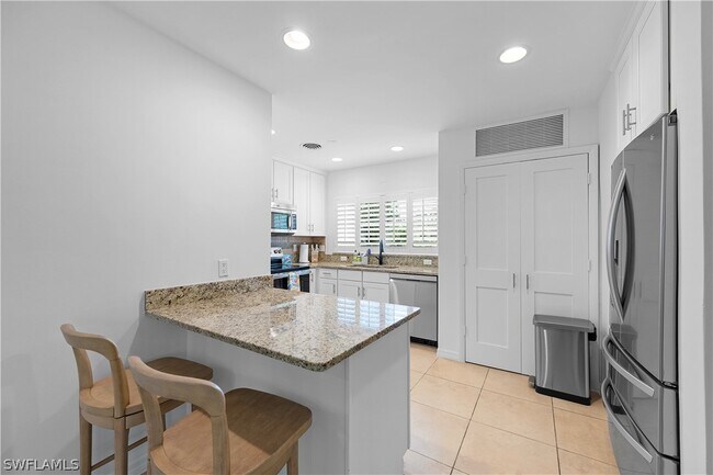 Building Photo - 1340 Crayton Rd