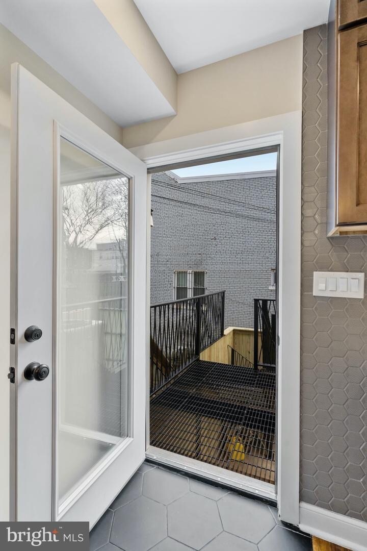 Building Photo - 331 W St NE