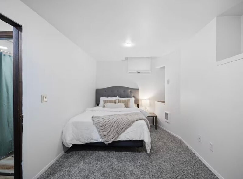 Bedroom 2 - 2117 W Riverside Ave