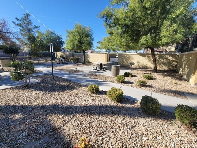 Building Photo - 2801 N Rainbow Blvd