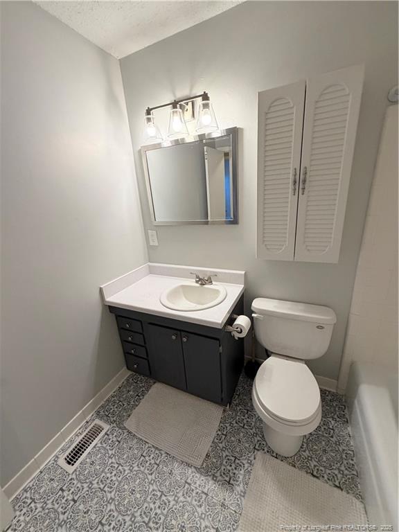 Building Photo - 4946 Pinewood Dr