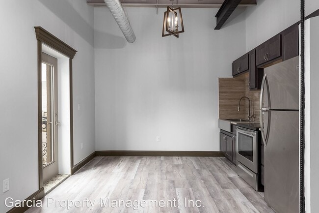 Building Photo - 8000 Ivory Ave