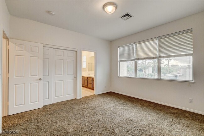 Building Photo - 136 Ultra Dr