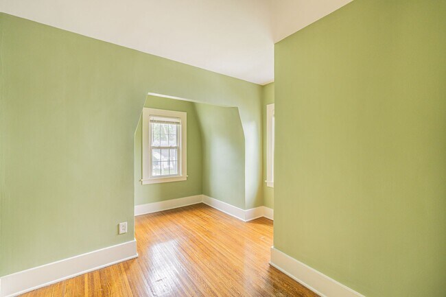 Building Photo - 54 Seminole Way