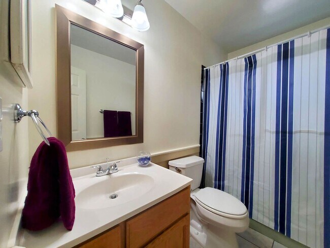 Building Photo - Mollison Duplex