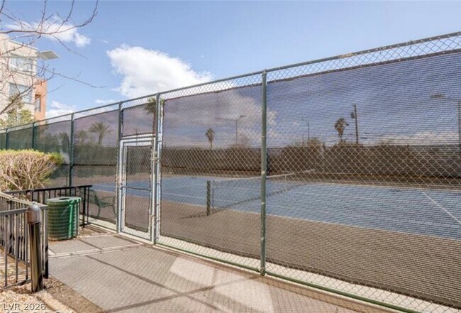 Building Photo - 32 E Serene Ave