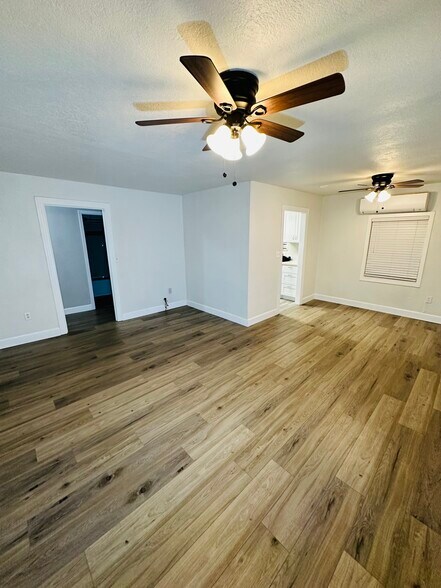 Building Photo - 1274 N Cedar St