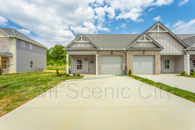 Building Photo - 591 Bellingham Dr NE