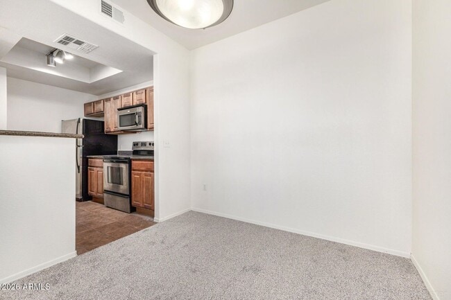 Building Photo - Elevated Views, 1bd, 1bth Condo