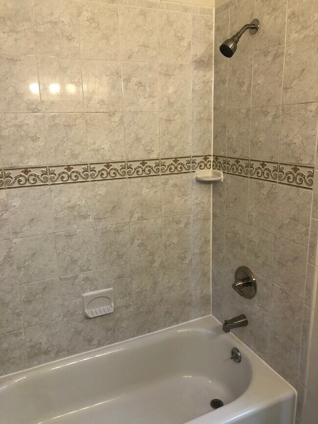 Upstairs 2nd full bath - 1204 Florida Ave NE