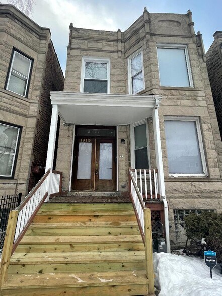Primary Photo - 1919 S Christiana Ave