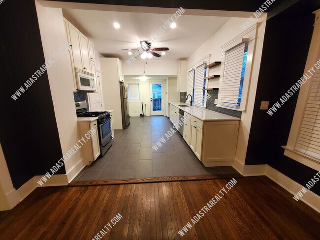 Building Photo - 4521 Fairmount Ave