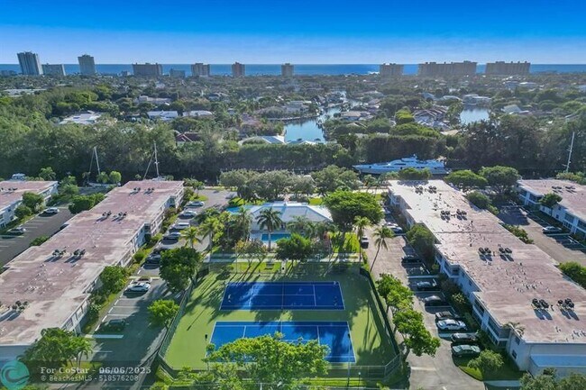 Building Photo - 6211 Bay Club Dr