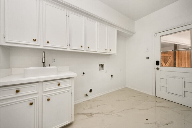 Building Photo - 1407 Sherfield Ridge Dr