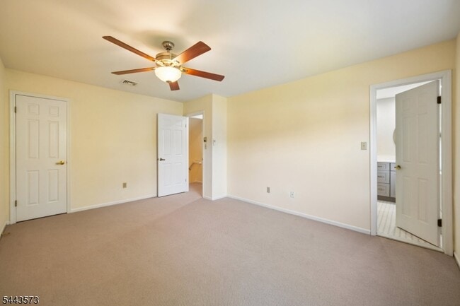 Building Photo - 29 Coachlight Dr