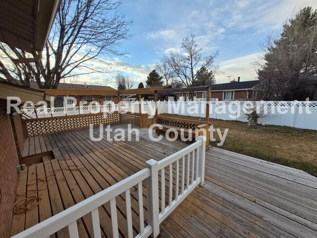 Building Photo - Beautiful Orem Home New Paint and Flooring