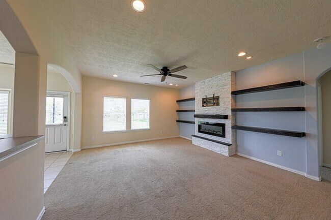 Building Photo - 140 Avery Springs Ln